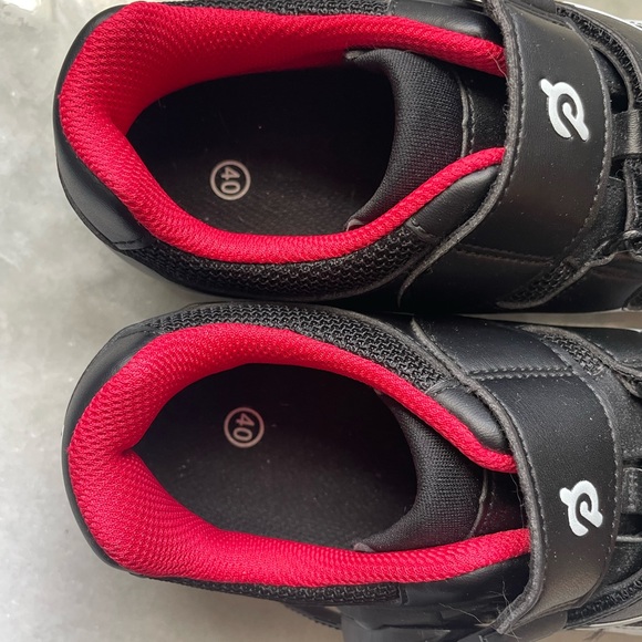 Peloton Black and Pink Sneakers women 9 or men 7 - Picture 3 of 6